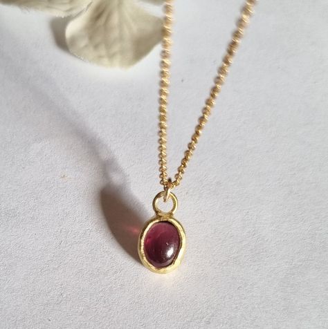 Romantic Jewelry, Garnet Necklace Gold, Minimalist Necklace Silver, Unique Pendant Necklace, Layered Necklaces Silver, Garnet Pendant, Garnet Necklace, Dainty Gold Necklace, Personalized Pendant