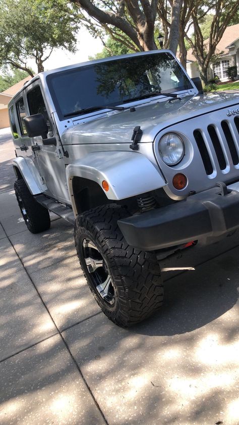 Silver 2 Door Jeep Wrangler, Silver Jeep Wrangler, Jeep Wrangler Girly, Jeep Aesthetic, Prom Car, Silver Jeep, Two Door Jeep Wrangler, Jeep Wrangler Lifted, 4 Door Jeep Wrangler