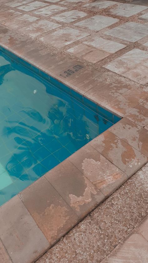 Swimming Pool Fake Story, Swimming Pool Story Instagram, Swimming Pool Snapchat, Swimming Pool Snapchat Stories, Swimming Pictures Instagram, Swimming Instagram Story, Pool Asethic, Pool Water Aesthetic, Swimming Aesthetic Pool