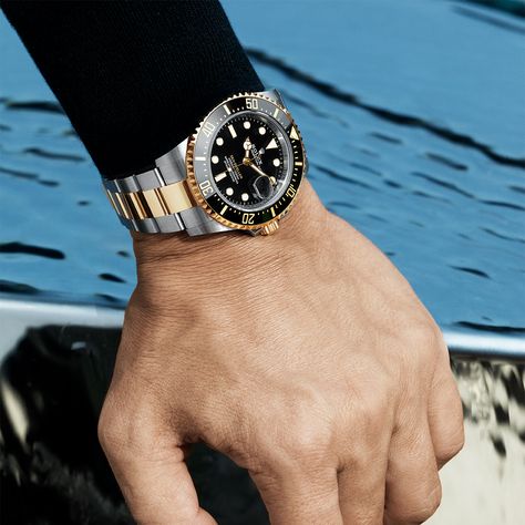 The watch that conquered the deep.  The Rolex Sea-Dweller in Oystersteel and yellow gold, 43 mm case, black dial, Oyster bracelet. #Rolex #SeaDweller Rolex Sea Dweller 43, Rolex Submariner Black Gold, Ladies Rolex Watches, Rolex Submariner Gold, Rolex Submariner Black, Diesel Watches For Men, Rolex Datejust Men, Black Rolex, Relic Watches