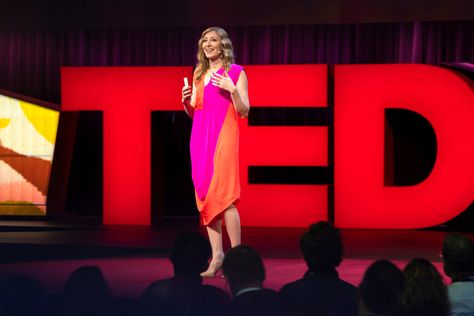 What Fashion Statements Mean on the TED Talk Stage – WWD Ted Talk Vision Board, Woman Speaking On Stage, Ted Stage Design Ideas, Ted Speaker, Ted Talk Black Woman, Ted Ex Stage, Ted Talk Poster Design, Ted Talk Stage, Ted Talk