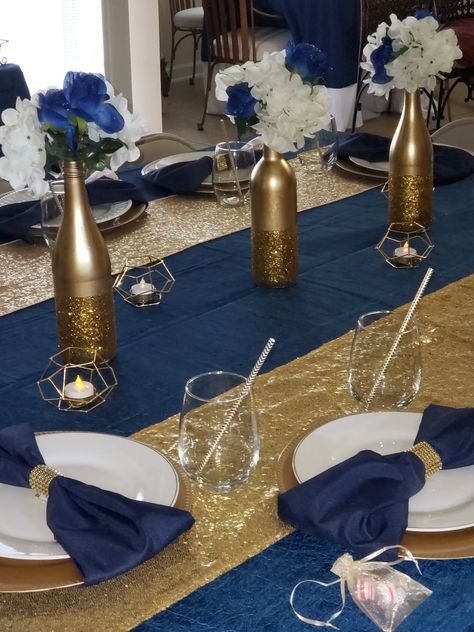 Blue Gold Theme Party, Navy Blue And Gold Table Decorations, Navy Blue 18th Birthday Party Ideas, Black Blue And Gold Party Table Settings, Navy Blue And Gold Table Decor, Wedding Navy Blue And Gold, Navy And White Table Decor, Blue White And Gold Centerpieces, Navy Blue And Gold Centerpieces For Men