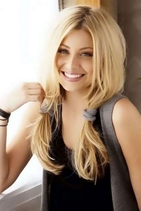 Here’s What Guys Are Pinning on Pinterest (28 Photos) - Suburban Men Aly Michalka, Aly And Aj, Beautiful Disaster, Long Blonde, Long Blonde Hair, Straight Human Hair, Hair Lace, Beautiful Smile, Hair Designs