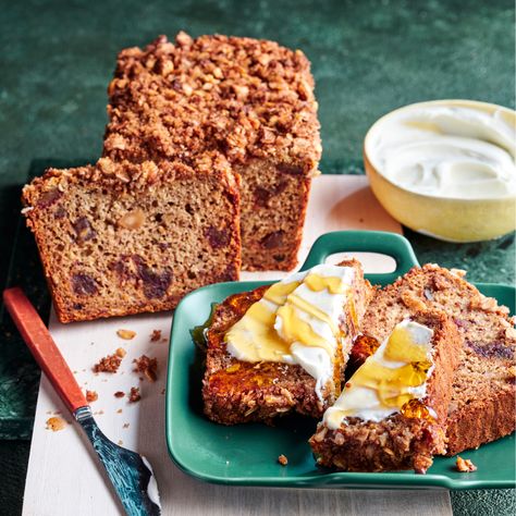 Banana date loaf Date Loaf Recipe, Banana And Date Loaf, Recipe With Oats, Date Loaf, Healthy Cakes, Loaf Recipes, Healthy Cake, Vegetarian Cooking, Eat Cake