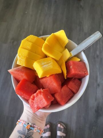 Mango Fruit Bowl, Mango And Watermelon, Watermelon Fruit Bowls, Yogurt Bowl Recipe, Grape Bowl, Watermelon Bowl, Guava Fruit, Yogurt Bowl, Watermelon Fruit