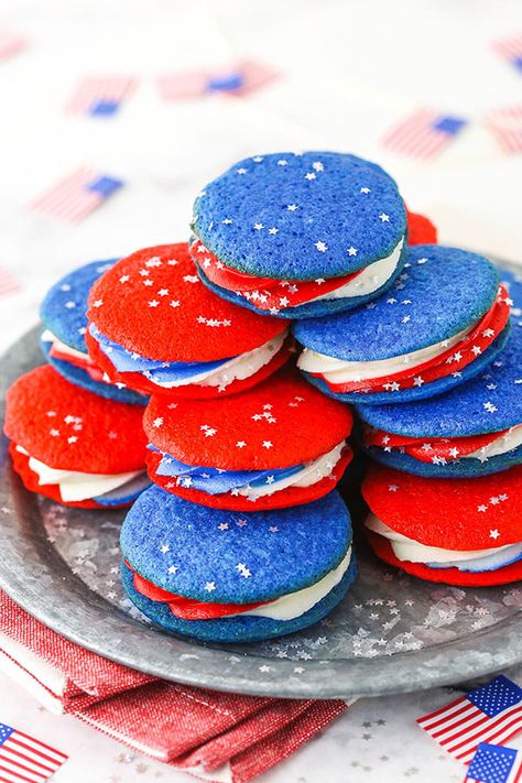 Red White And Blue Desserts, Patriotic Cookies, Cookie Sandwich Recipes, Cookie Sandwiches, Patriotic Desserts, Blue Desserts, Blue Cookies, 4th Of July Desserts, Double Chocolate Cookies