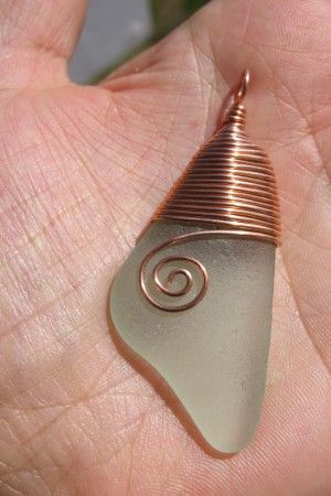 Wire Wrapped Jewelry Diy, Bijoux Fil Aluminium, Beachglass Jewelry, Sea Glass Crafts, Wire Jewelry Designs, Wire Wrapping Stones, Diy Wire Jewelry, Wire Work Jewelry, Handmade Wire Jewelry