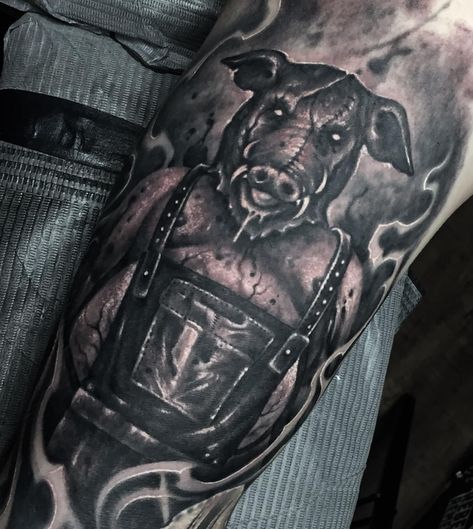 Butcher Tattoo Ideas, Butcher Tattoo, Tattoo Main, Sin Tattoo, Horror Tattoos, Pig Tattoo, R Tattoo, Horror Tattoo, Professional Tattoo