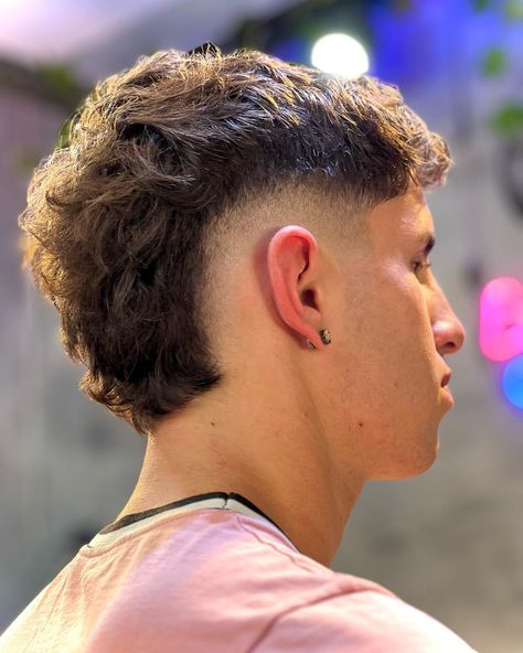 Mowhak Hairstyle Mens, Short Hair Mullet, Best Summer Hairstyles, Corte Mullet, Mullet Cut, Mens Haircuts Thick Hair, Taper Fade Short Hair, Top Haircuts For Men, Fade Haircut Curly Hair