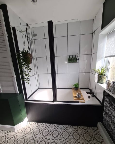 Small Bathroom With Tub, Small Bathroom Ideas With Tub, Bathroom Ideas With Tub, Tub Remodel, Bathroom With Tub, Bathroom Tub Shower, Bathroom Redesign, Small Bathroom Ideas Modern, Tiny Bathrooms