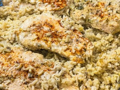 Chicken Breast Rice Casserole, Campbells Chicken And Rice Casserole, Chicken And Rice Cassarole, Campbells Chicken And Rice, Creamy Chicken And Rice Casserole, Chicken Rice Bake, Dump And Bake, Campbells Recipes, Chicken And Rice Casserole