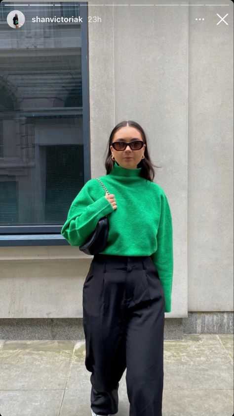 Green Outfit Aesthetic Winter, Bright Green Sweater Outfit, Bright Green Shirt Outfit, Kelly Green Sweater Outfit, Green Longsleeves Outfit, Jumper Outfit Fall, Emerald Green Sweater Outfit, Green Pullover Outfit, Green Outfit Winter