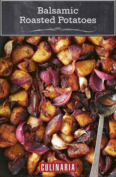 What a brilliantly simple idea: Roast chunks of potatoes, wedges of red onions, pancetta, and garlic in oil and balsamic vinegar. #weeknightdinner #sidedish #potatoes #potatolovers Balsamic Potatoes, Potatoes Wedges, Potatoes With Onions, Roasted Potatoes And Onions, Red Potato Recipes, Red Onion Recipes, Roasted Red Potatoes, Oven Roasted Potatoes, Potatoes Onions