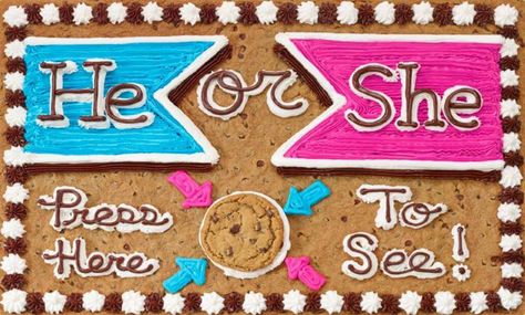 Cookie cake ! Cookie Gender Reveal, American Cookies, Cookie Cake Designs, Gender Reveal Cookies, Pizza Cake, Cookie Pizza, Giant Cookie, Cute Snacks, Gender Reveal Cake