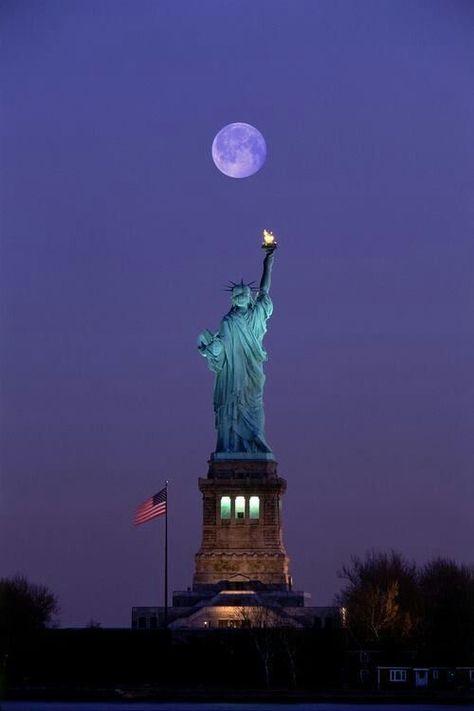 Liberty New York, The Statue Of Liberty, I Love Ny, Lady Liberty, The Full Moon, Beautiful Moon, New York State, Favorite City, Blue Moon