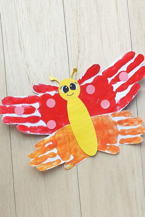 Butterfly Handprint Craft, Handprint Butterfly, Infant Crafts, Easy Butterfly, Marker Crafts, Butterfly Craft, Construction Paper Crafts, Bug Crafts, Spring Crafts For Kids