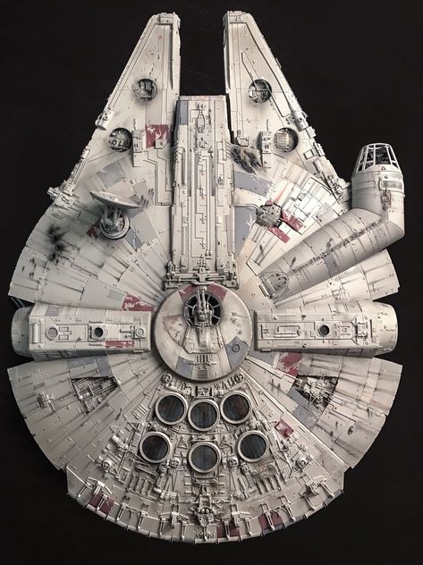 Millennium Falcon dorsal view Millennium Falcon Model, Star Wars Spaceships, Millenium Falcon, Star Wars Models, Star Wars Vehicles, Star Wars Empire, Star Wars Ships, Star Wars Wallpaper, Star Wars Fan Art