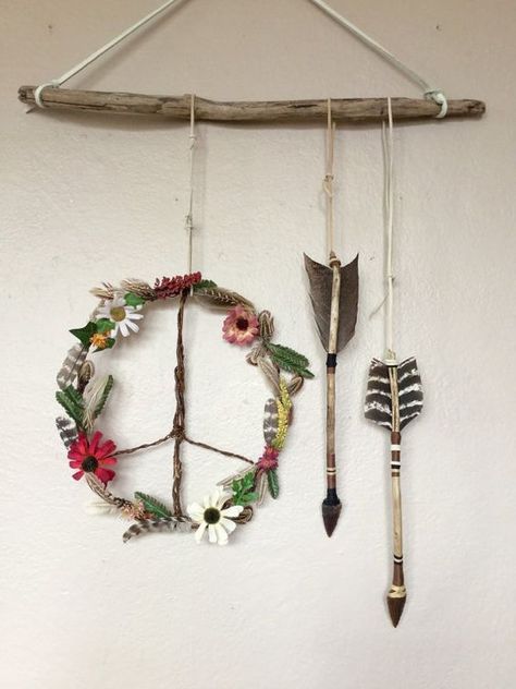 . Wooden Peace Sign, Hipster Decor, Hippie Homes, Deco Nature, Dekor Diy, Hippie Home Decor, Room Deco, Décor Boho, Boho Room