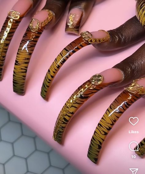 Brown Curved Nails, Long Curved Nail Designs, Curved Nails Designs, Tiger Nails Designs, Long Curved Nails, 90s Curved Nails French Tip, Long Curved Acrylic Nails, Gold Freaknik Nails, 90s Curved Nails Long