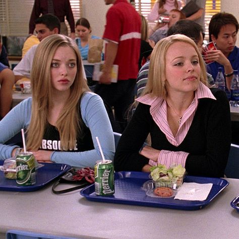 Janis Ian, Mean Girl 3, Mean Girls Aesthetic, Mean Girls Outfits, Mean Girls Movie, Karen Smith, Regina George, 2000s Aesthetic, Girl Movies