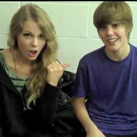 love these kids:) Taylor Picture, Justin Bieber Photo, Justin Bieber 2009, Pattie Mallette, Video For Youtube, Justin Selena, Justin Bieber 2014, Taylor Songs, Justin Bieber Wallpaper