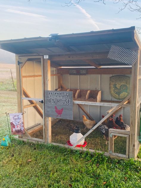 Chicken Set Up, Fly Pens For Gamefowl, Chicken Coop Ideas, Cute Chicken Coops, Small Chicken Coops, Chicken Coop Garden, Chicken Barn, Poultry House, Backyard Chicken Coop Plans