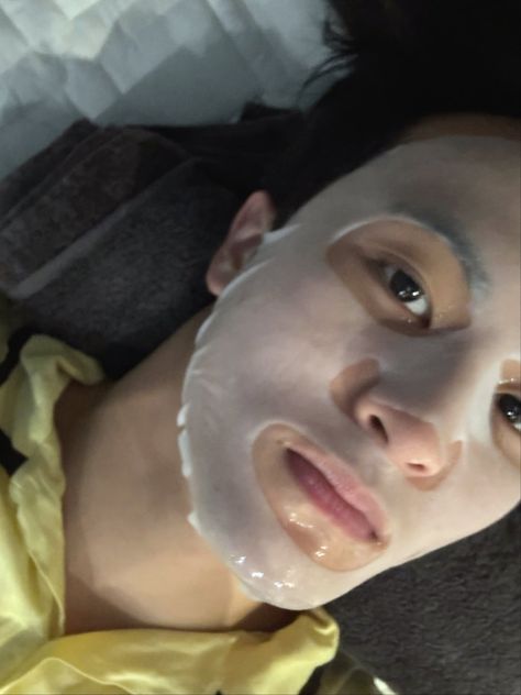 mark bubble post Mark Lee Face Mask, Mark With Mask, Korean Bf Material, Mark Lee Bf Material, Mark Nct Boyfriend Material, Mark Mask, Mark Selca, Mark Lee Boyfriend Material, Mark Bubble