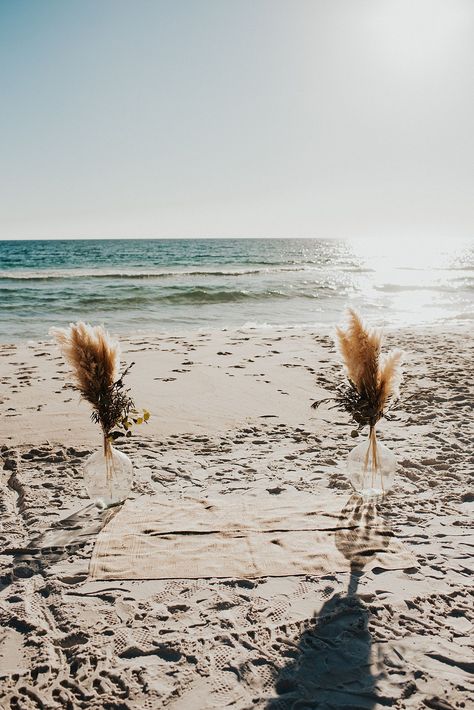 Simple, boho details for a Rosemary Beach elopement Beach Vibes Wedding, Beach Wedding No Arch, Beach Elopement Decor, Simple Beach Elopement Ideas, Pampas Grass Beach Wedding, Simple Beach Elopement, Simple Beach Ceremony, Micro Beach Wedding, Boho Beach Wedding Ideas