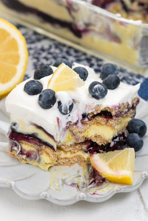 Lemon Lasagna, Pan Desserts, Lemon Icebox Cake, Lush Dessert, Dessert Lemon, Icebox Cakes, Lemon Blueberry Cake, Icebox Desserts, Blueberry Pie Filling