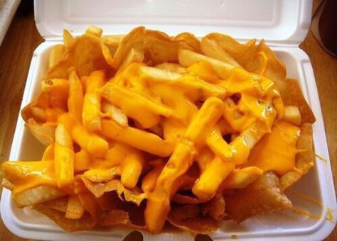 Cheese Fries Cheesy Chips, Cheesy Fries, Nacho Cheese, Cheese Fries, Recipes From Heaven, I Love Food, Finger Foods, Love Food, Macaroni And Cheese