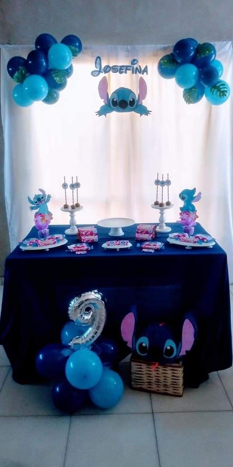 Lilo Y Stitch Cumpleaños, Cumple De Stitch Ideas, Easy Birthday Party Decorations, Stitch Party, Stitch Cake, Indoor Birthday, Candy Birthday Cakes, Stitch Birthday, Happy Birthday Decor