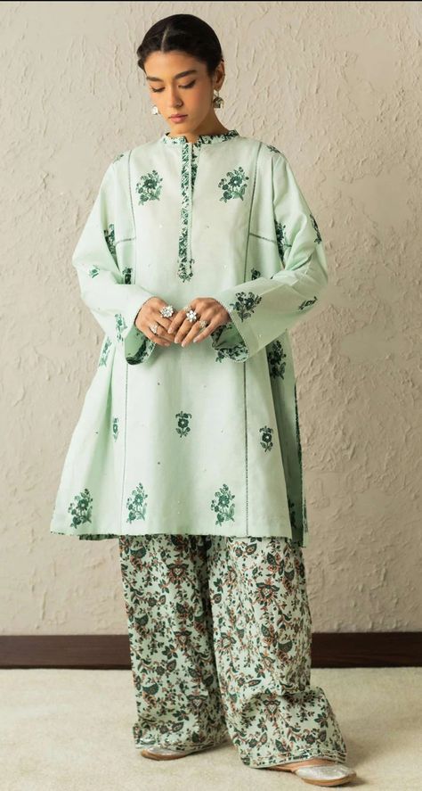 Block Printing Designs, Pakistani Design, Zara Shahjahan, Block Printed Suits, Gown With Dupatta, Kurta Patterns, Embroidered Suit, Fasion Outfits, Kurta Dress