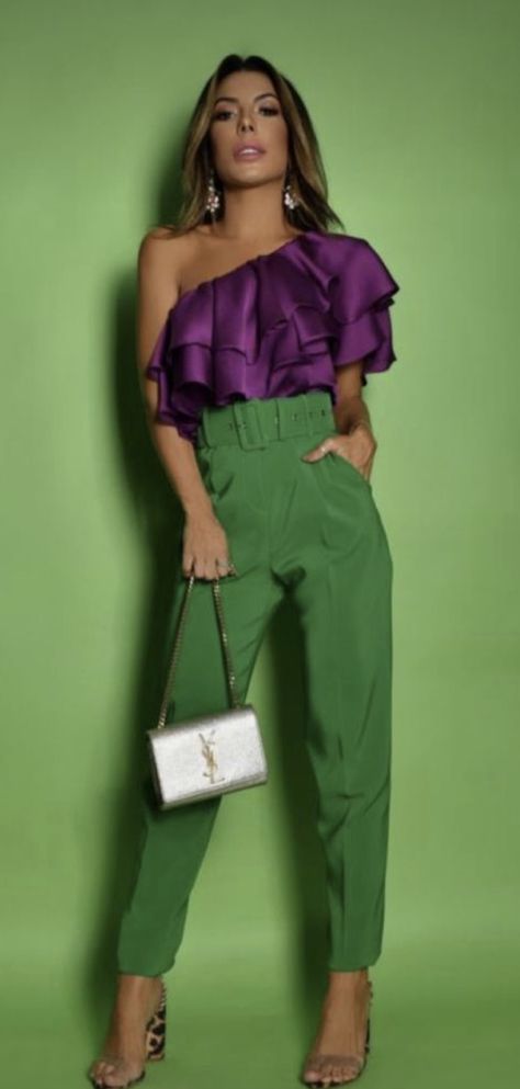 Fushia And Green Outfit, Angela Clayton, Colour Combinations Fashion, Color Combos Outfit, Color Blocking Outfits, Long Island New York, Costume Designer, Disney Movie, Looks Chic