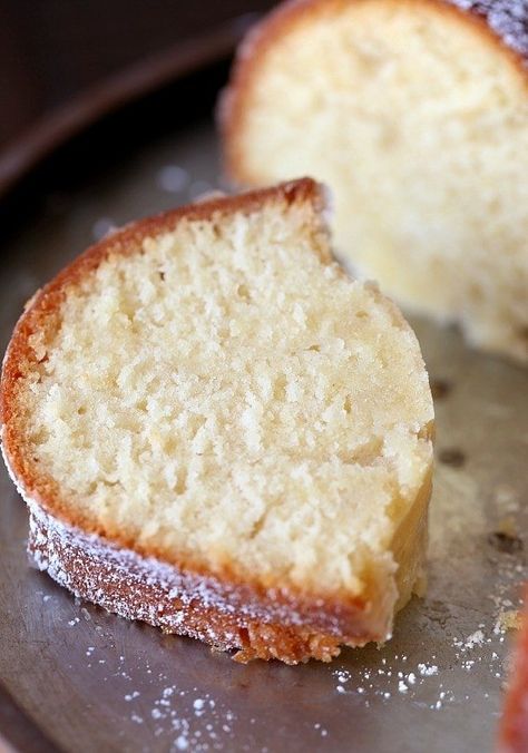 How to Make Kentucky Butter Cake | The Perfect Vanilla Pound Cake Butter Cake Cookies, Cake Bundt, Kentucky Butter Cake, Rum Extract, Recipe Cookies, Dragon Cake, Pound Cakes, Gateaux Cake, Cake Making