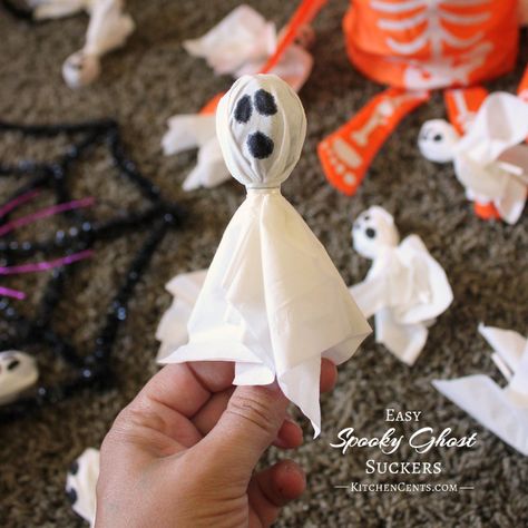 Ghost Suckers, Halloween Edible Crafts, Halloween Classroom Treats, Diy Dollar Tree Crafts, Diy Halloween Treats, Simple Diy Crafts, Halloween Crafts Preschool, Rainbow Diy, Ghost Diy