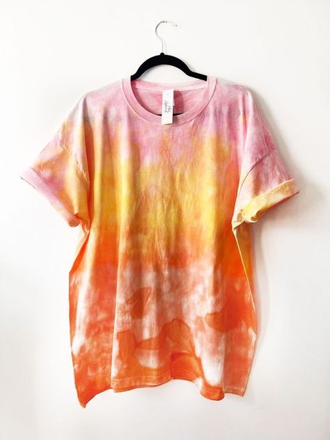 Reasonable price good quality Tie Dye Shirt Outfit, Sunset Tie Dye, Colourful Clothing, Unique Tie Dye, Diy Tie Dye Shirts, Ombre Shirt, How To Tie Dye, Tie Dye Diy, Rainbow Outfit