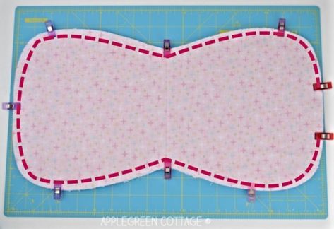 Burb Cloth Pattern, Homemade Burp Cloths, Burp Cloth Pattern, Baby Burp Cloths Diy, Cloth Tutorial, Burp Cloth Tutorial, Burp Cloth Patterns, Burp Cloths Diy, Baby Sewing Patterns Free