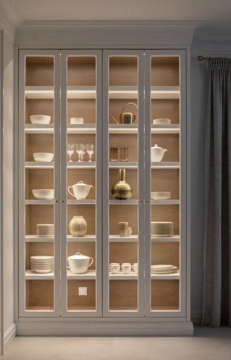 Lounge Display Cabinet, Long Glass Cabinets Kitchen, Display Dishes In Cabinet, Plate Display Cabinet, Crockery Pantry, Upper Glass Cabinet Decor, Display Cabinet Design Modern, Crockery Almirah Design, Kitchen Glass Cabinets Display Ideas