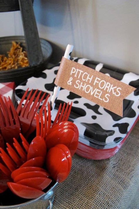 Farm Themed Party Games Kids, Cow Two Birthday, Cow Baby Shower Food Ideas, Diy Farm Themed Birthday Party, Horse Themed Birthday Party Food, 1sr Birthday Party Themes, My First Rodeo Birthday Food Ideas, Cow Birthday Ideas, Farm Animal Party Food