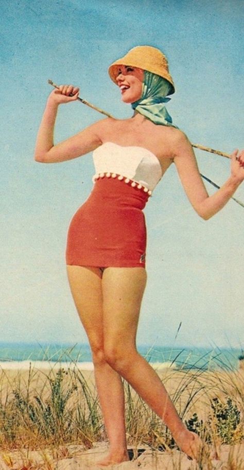 Beach Pinup, 50s Bathing Suit, 1950s Swimwear, 50s Beach, 1950s Beach, 60s Print, Hawaii Vintage, Fashion 50s, Retro Photos