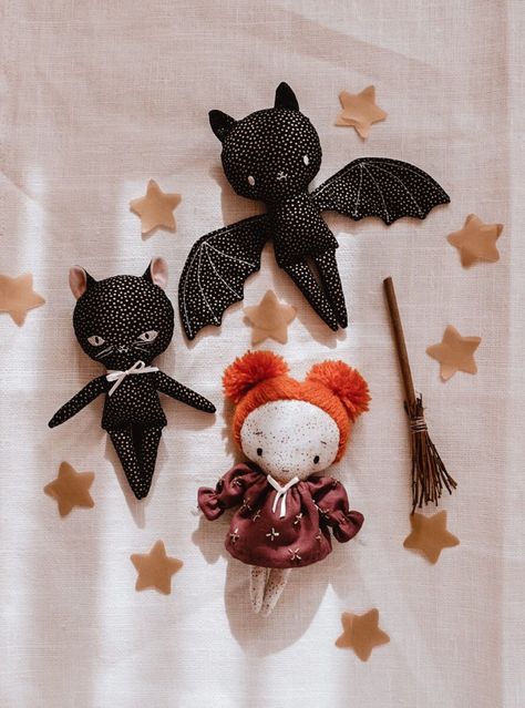 sewing toys patterns Bat Dress, Card For Birthday, Idea For Birthday, Rag Doll Pattern, Halloween Doll, Cat Doll, Card Tutorial, Birthday Diy, Sewing Toys