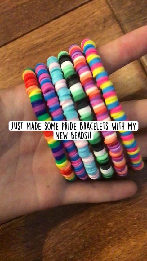 Pride Bracelet Diy, Pride Jewelry Diy, Pride Bracelets, Make Clay Beads, Diy Kandi Bracelets, Pride Jewelry, Preppy Bracelets, Diy Leather Bracelet, Pride Jewellery