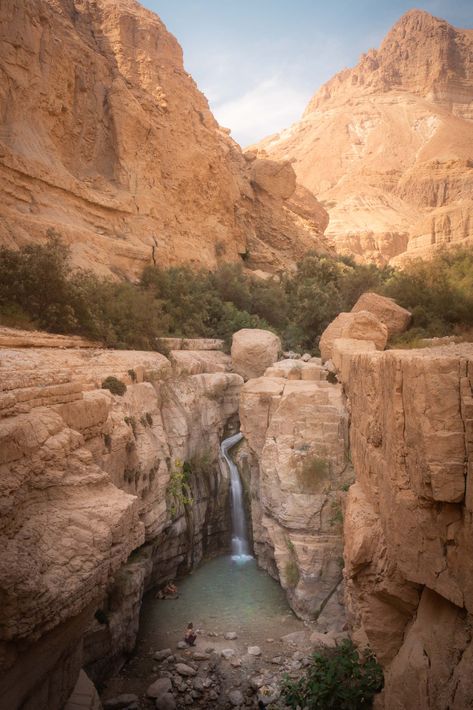 Aesthetic Landscapes, Ein Gedi, Bible Aesthetic, Jewish Holidays, Beautiful Places In The World, Beautiful Places To Travel, Nature Reserve, Beautiful Places To Visit, Travel Inspo