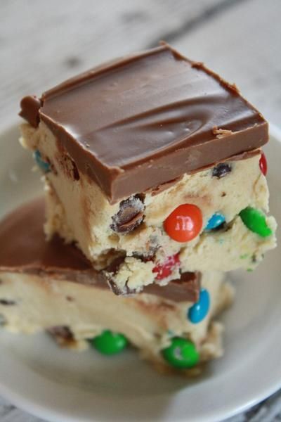 Eggless Cookie Dough Recipe, Bars Dessert, Cookie Dough Fudge, No Bake Cookie Dough, Cookie Dough Bars, Edible Cookie Dough, No Bake Bars, Candy Bars, Snickerdoodles