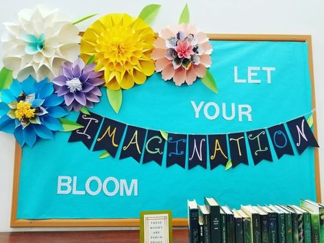 Original Spring Library Bulletin Board 》 Let Your Imagination Bloom Imagination Bulletin Board Ideas, Blooming Bulletin Board Ideas, Flower Bulletin Boards Preschool, Reading Bulletin Boards Elementary, Spring Bulletin Board Ideas, Spring Library, Flower Bulletin Boards, Bloom Theme, Elementary Bulletin Boards