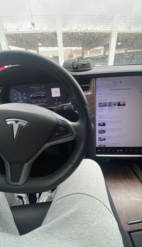 Tesla Snapchat Story, Tesla Car Models, Tesla Aesthetic, Car Dump, Tesla Interior, Best Island Vacation, Luxury Cars Range Rover, Aesthetic Interior, Dream Cars Mercedes