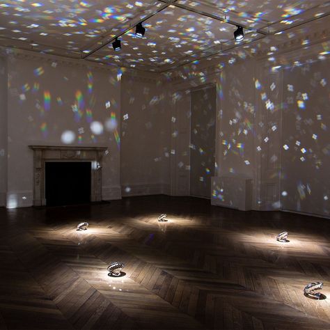 Presented for the first time in the UK, the installation The Diamond Floor (1995) by American performance artist James Lee Byars is an incarnation of the artist's principle concepts that underly most of his work. Floor Art Installation, Diamond Installation, James Lee, Mirror Room, Jelly Fish, Floor Art, Favorite Artist, Performance Artist, Event Inspiration