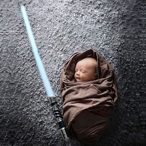 Baby Star Wars Jedi Baby Jedi, Nerd Baby, Star Wars Nursery, Geek Baby, Foto Newborn, Maternity Pics, Foto Baby, Star Wars Baby, Newborn Baby Photography