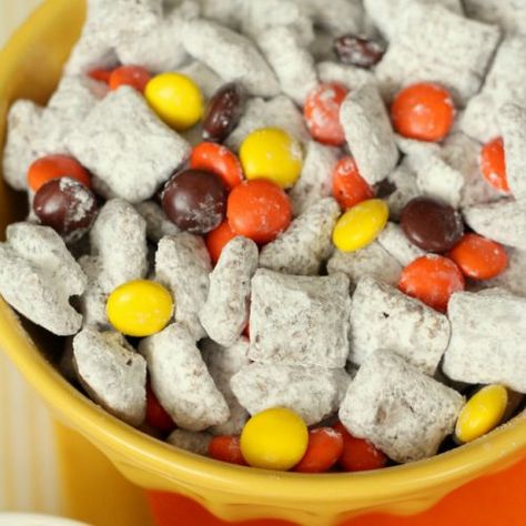 Puppy Chow Crispix Recipe, Muddie Buddies, Fall Puppy, Chex Mix Recipes Original, Puppy Chow Chex Mix Recipe, Puppy Chow Recipe, Chow Fun, Chex Mix Puppy Chow, Marshmallow Popcorn