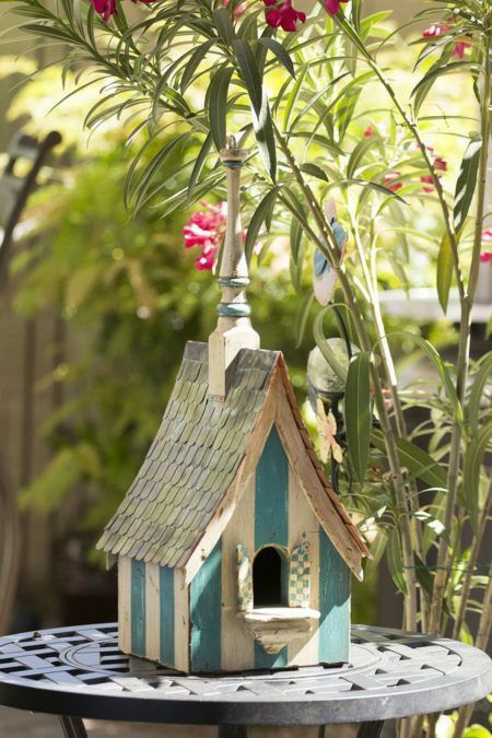 Bird House Photography, Bird Cage Painting, Painted Bird Bath, Painted Bird Houses Ideas, Cage Painting, Cottage Birdhouse, Bird Bath Ideas, Painted Birdhouses, Rustic Birdhouses